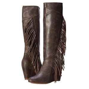 NEW Koolaburra by UGG
Wetsand New Leather Fringe
Dress Wedge Boots size 7